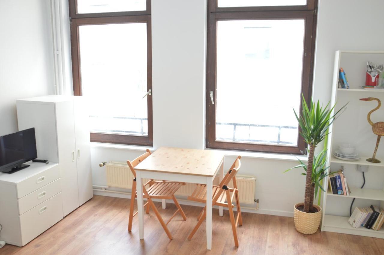 Awesome Studio In Marolles Apartman Brüsszel Kültér fotó